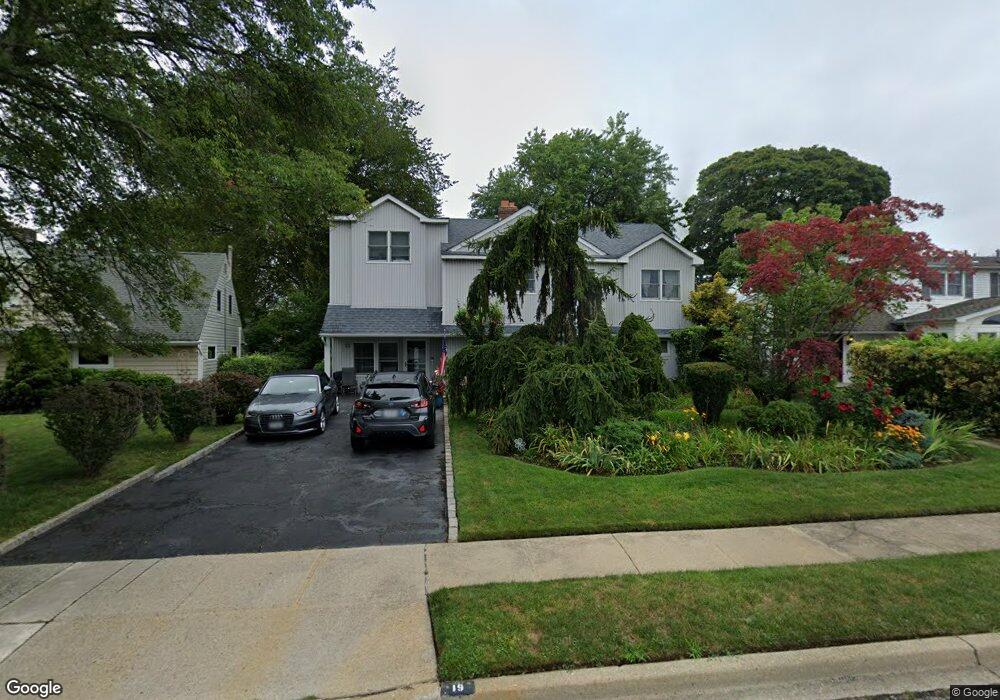 19 Target Ln, Levittown, NY 11756 - photo 1