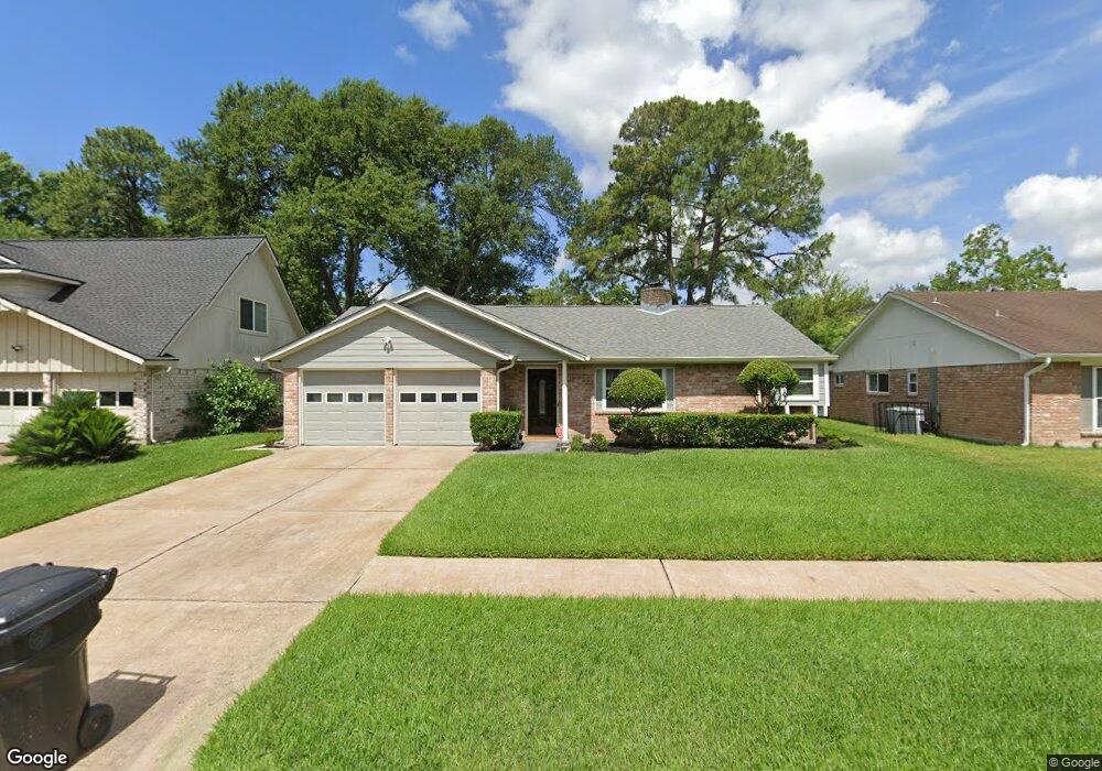 7211 Leaning Oak Dr, Houston, TX 77088 - photo 1