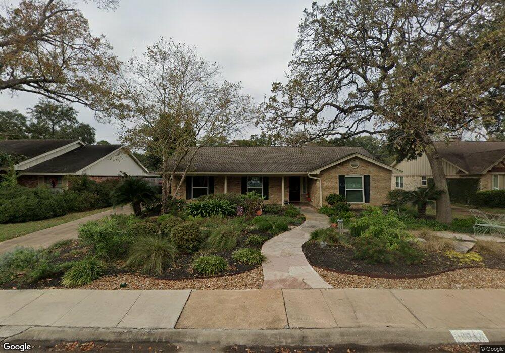 10042 Locke Ln, Houston, TX 77042 - photo 1