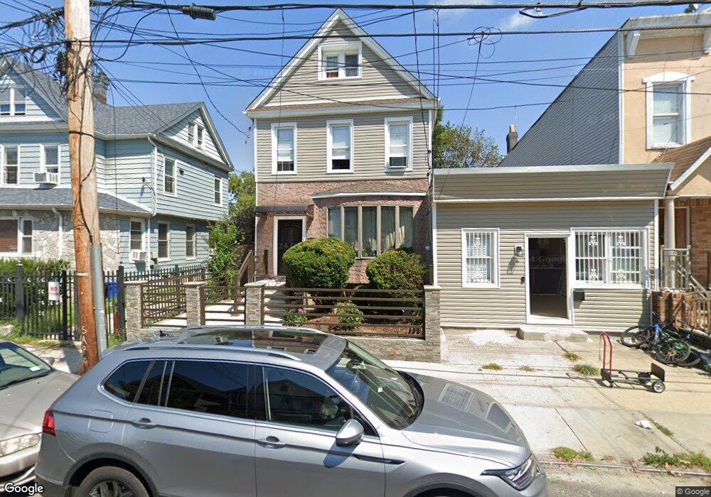 8765 109th St, Richmond Hill, NY 11418 - photo 1