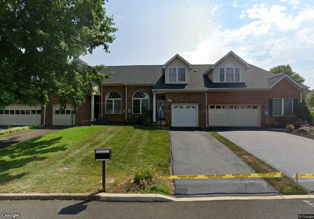 211 N View Cir, Warrenton, VA 20186 - photo 1