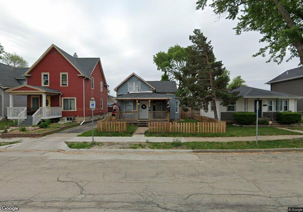 815 4th St SW, Cedar Rapids, IA 52404 - photo 1