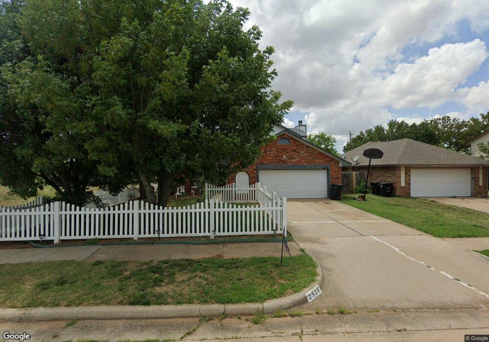 2525 Amber St, Moore, OK 73160 - photo 1