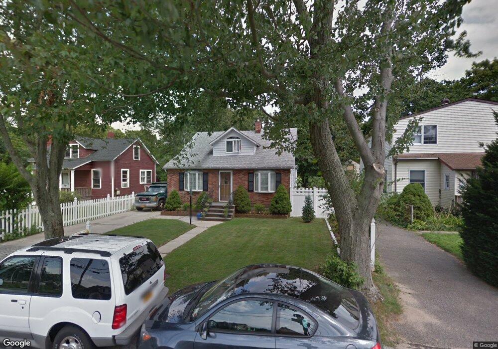 231 Wilson Blvd, Islip, NY 11751 - photo 1