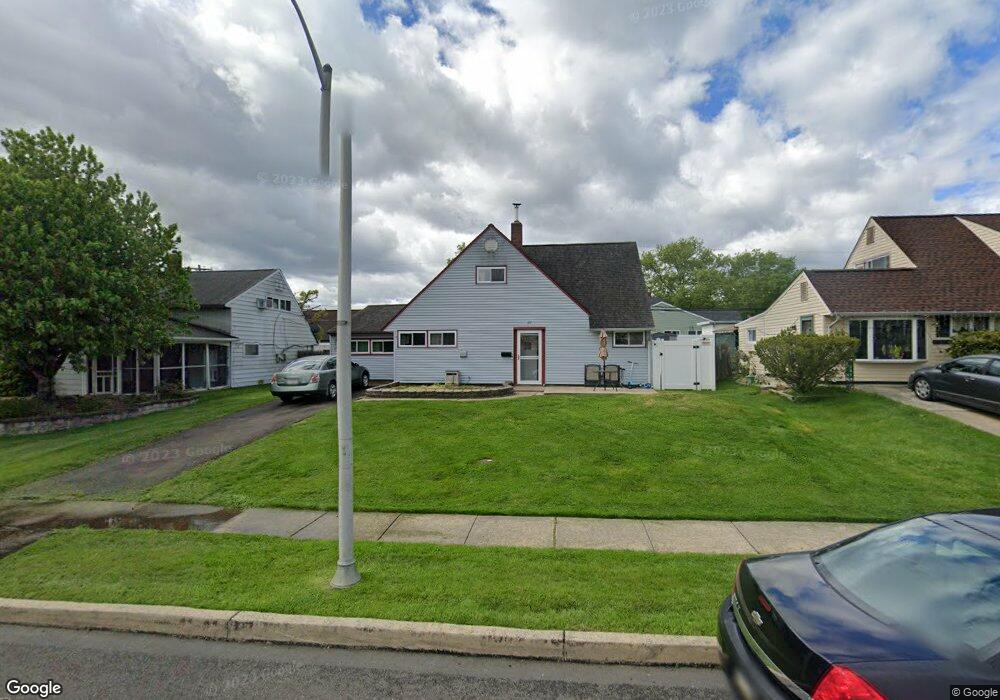 197 Red Cedar Dr, Levittown, PA 19055 - photo 1