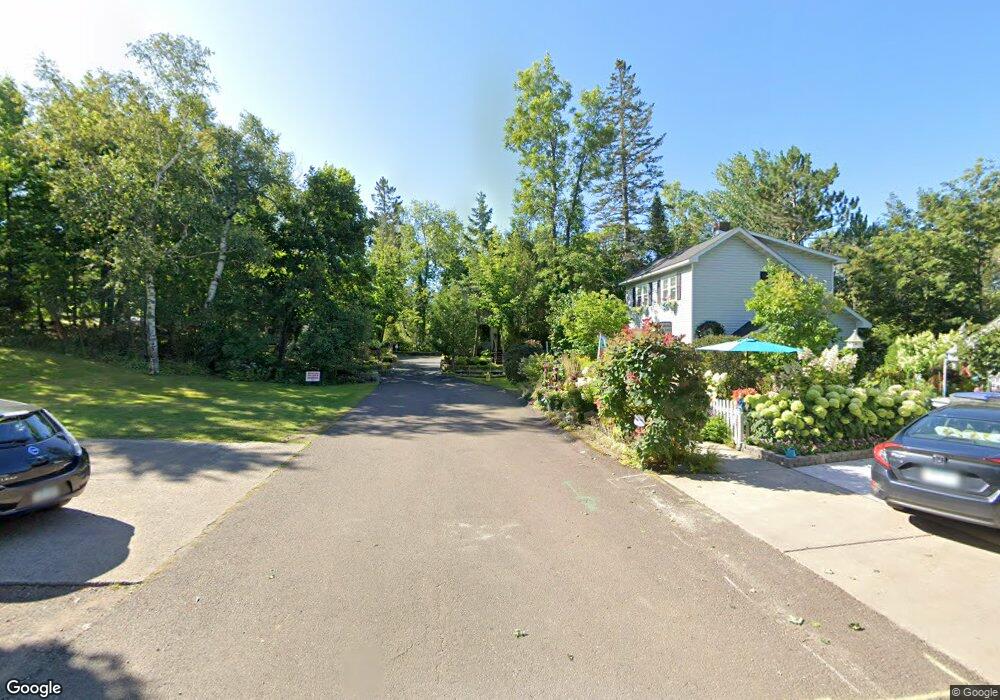 2227 Roslyn Ave, Duluth, MN 55803 - photo 1