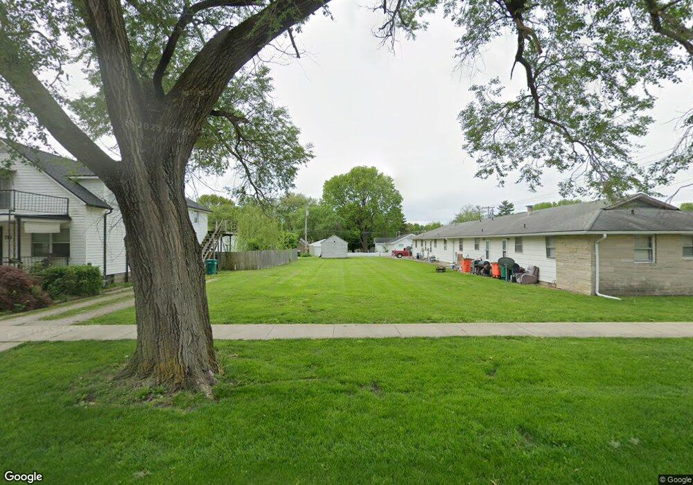 717 Marshall Ave, Mattoon, IL 61938 - photo 1