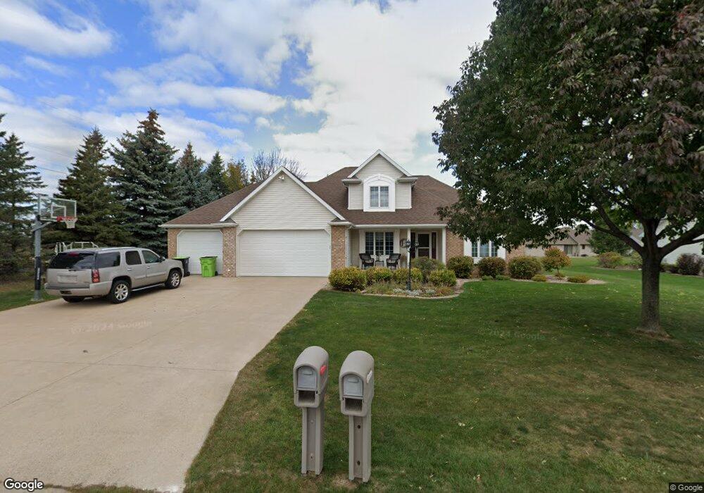 W6092 Dahlia Dr, Appleton, WI 54915 - photo 1