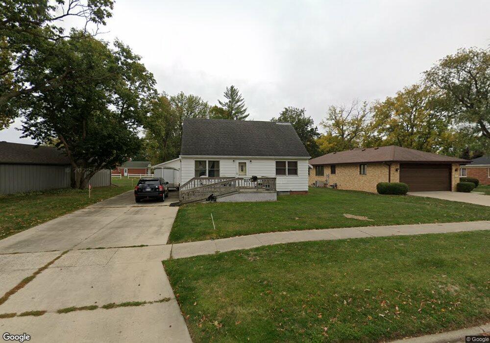 1117 S 12th Ave W, Newton, IA 50208 - photo 1