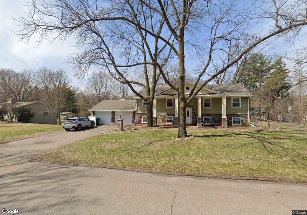 4426 Banbury Ln, Minnetonka, MN 55345 - photo 1