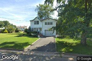 124 6th St, Middlesex, NJ 08846
