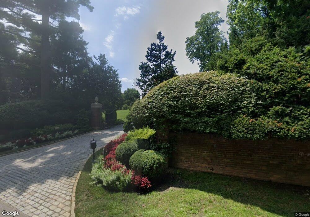 211 Sands Point Rd, Port Washington, NY 11050 - photo 1