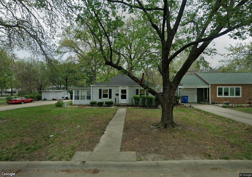 1212 SW Saline St, Topeka, KS 66604 - photo 1