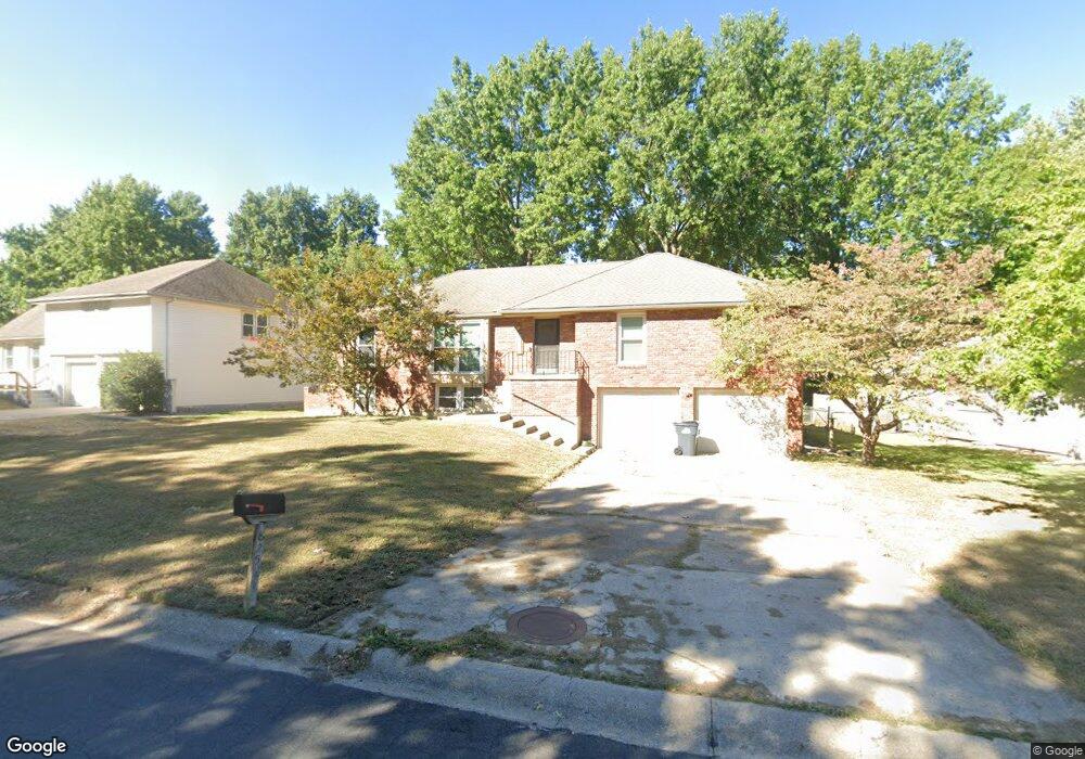 825 NW 13th St, Blue Springs, MO 64015 - photo 1