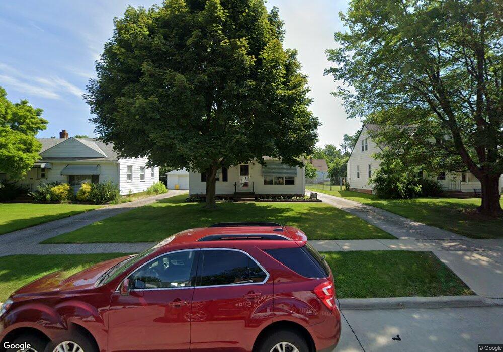 2223 E 290th St, Wickliffe, OH 44092 - photo 1