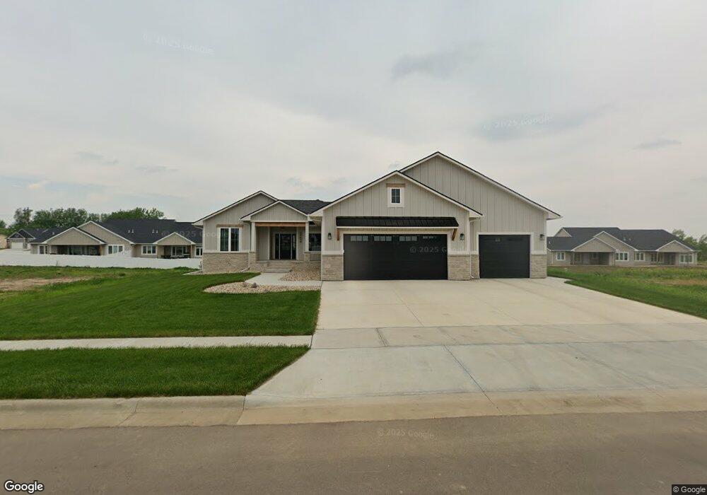 5504 E Saddle Ridge Cir, Sioux Falls, SD 57110 - photo 1