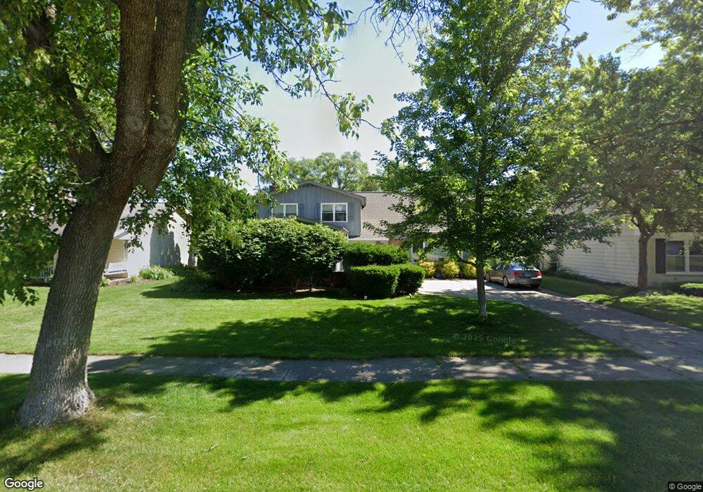 1216 Sandpiper Ln, Naperville, IL 60540 - photo 1