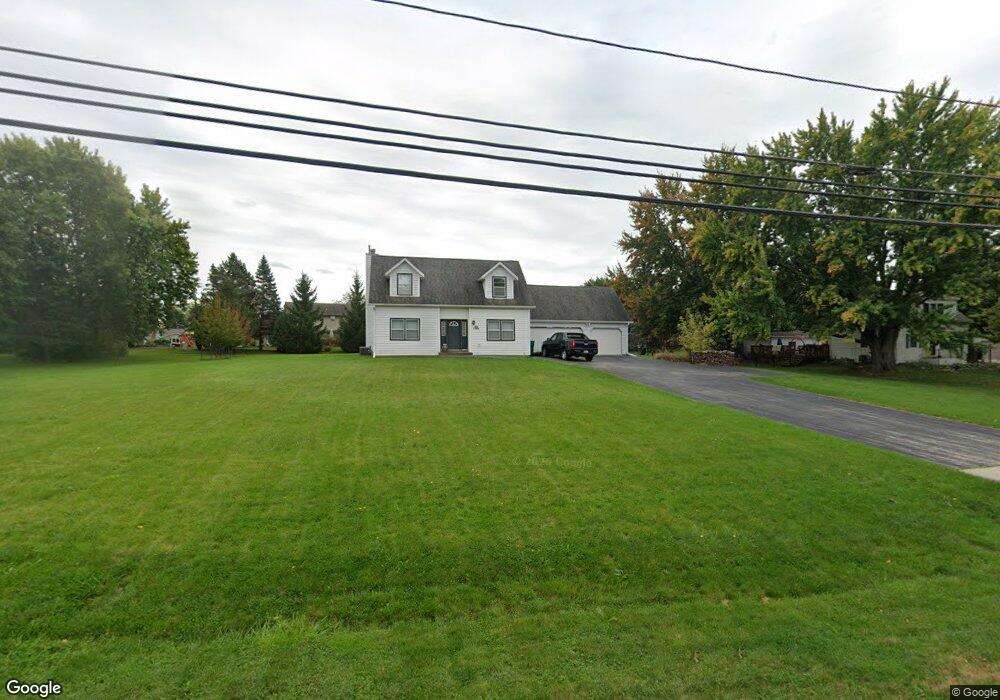 N104W15963 Donges Bay Rd, Germantown, WI 53022 - photo 1