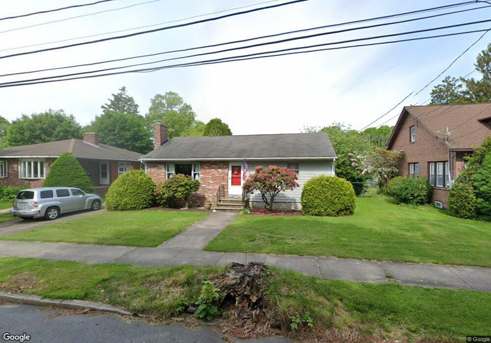 4 Avery St, Pawcatuck, CT 06379 - photo 1