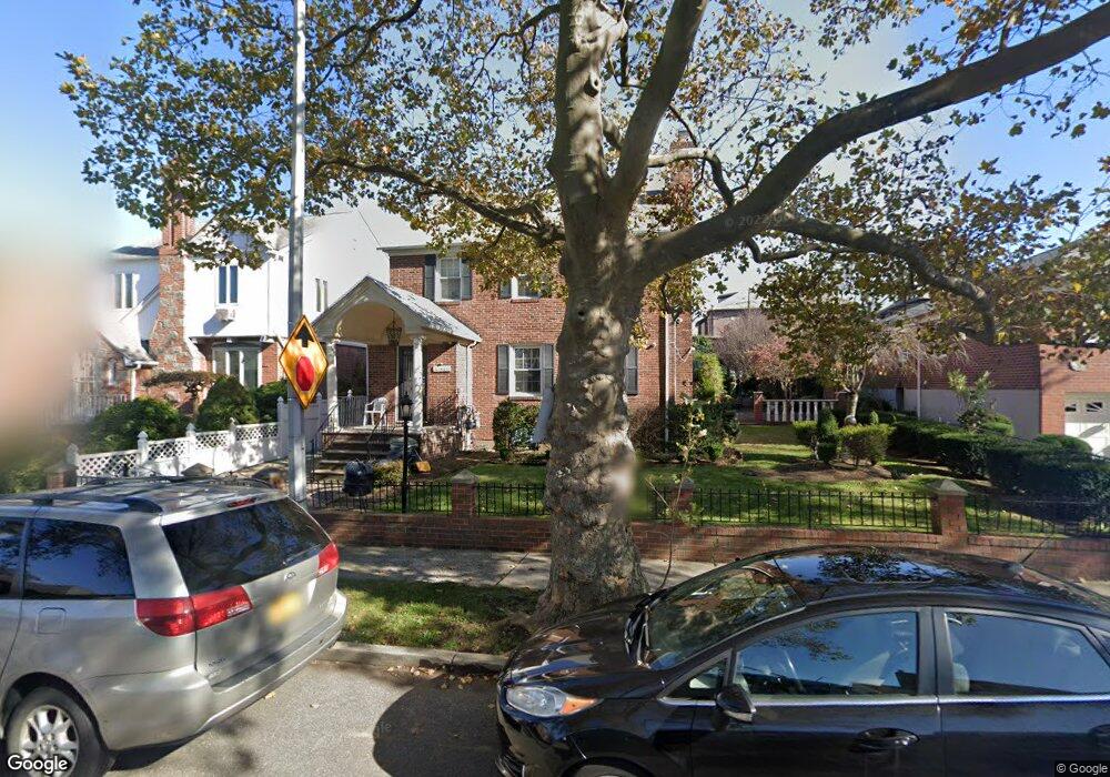 45-09 192nd St unit 2F, Flushing, NY 11358 - photo 1