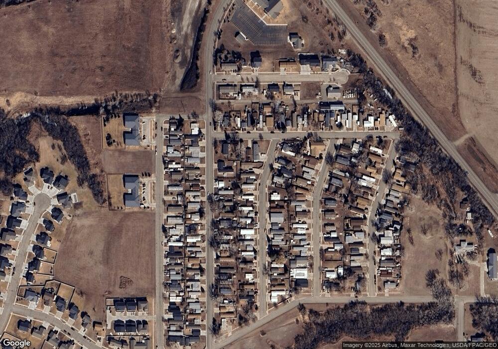 1217 9th Ave SE, Mandan, ND 58554 - photo 1