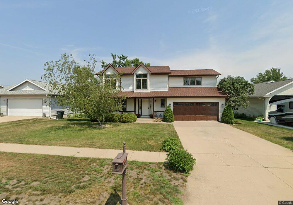 2526 Shawn Ct NW, Cedar Rapids, IA 52405 - photo 1