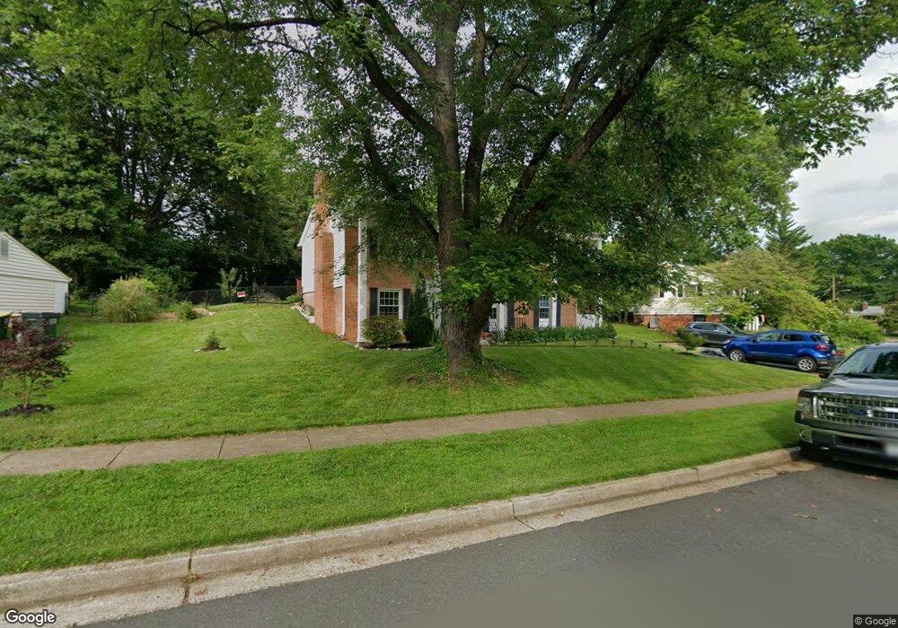 9529 Old Creek Dr, Fairfax, VA 22032 - photo 1