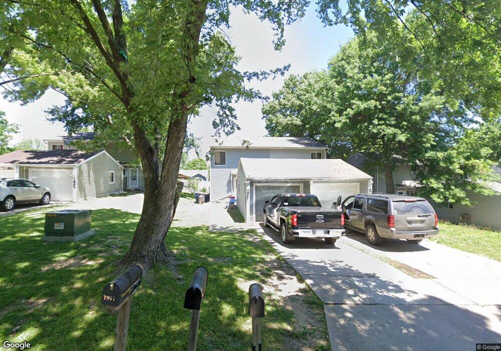 1912 E Bell Ave, Des Moines, IA 50320 - photo 1