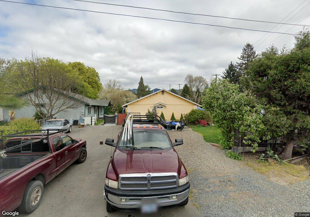 900 NW E St, Grants Pass, OR 97526 - photo 1