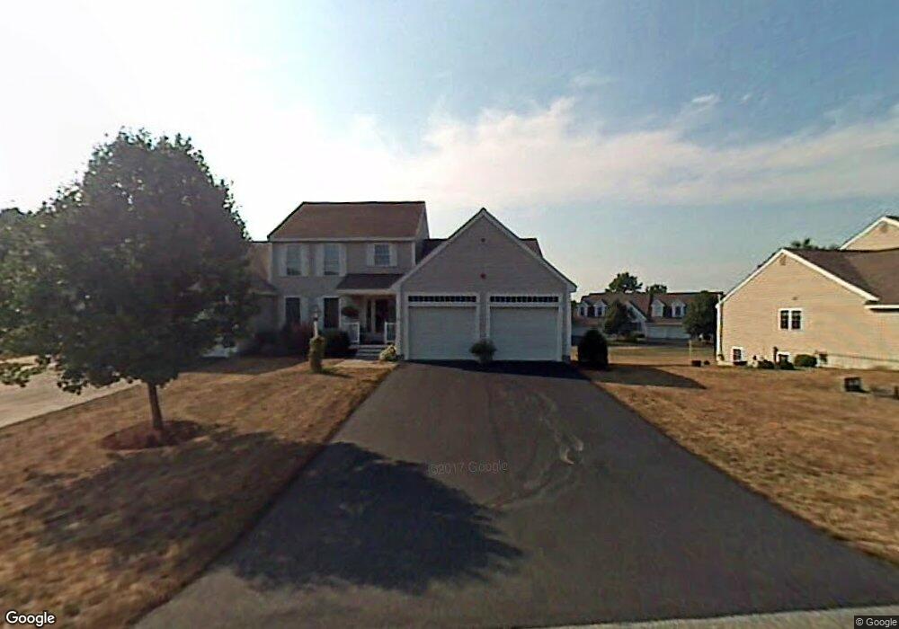 32 Heald Bailey Dr, Atkinson, NH 03811 - photo 1