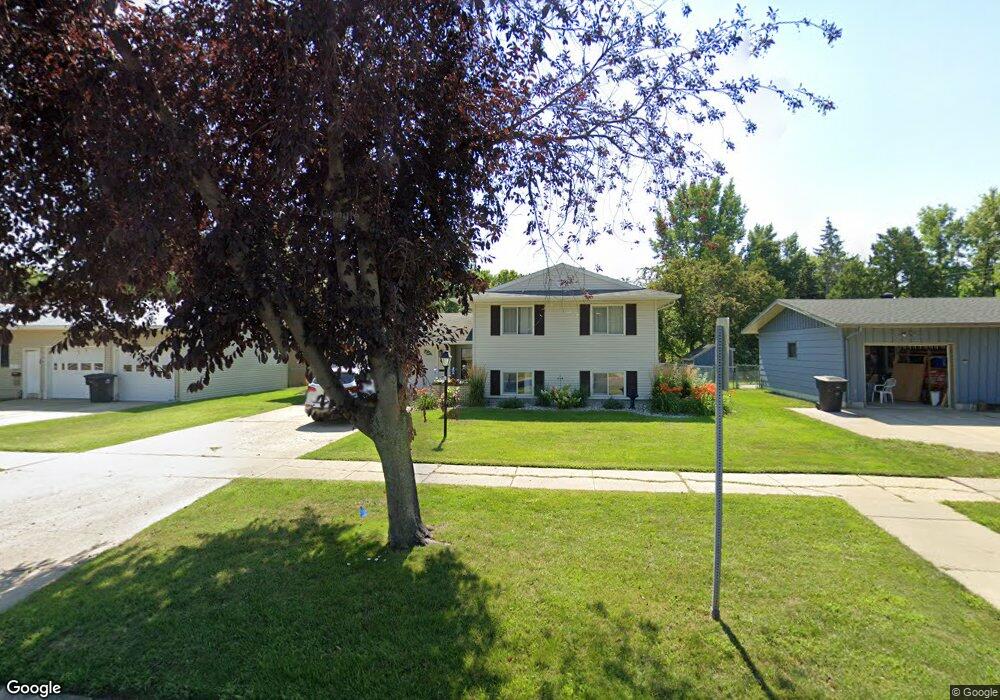 1715 17th Ave S, Grand Forks, ND 58201 - photo 1