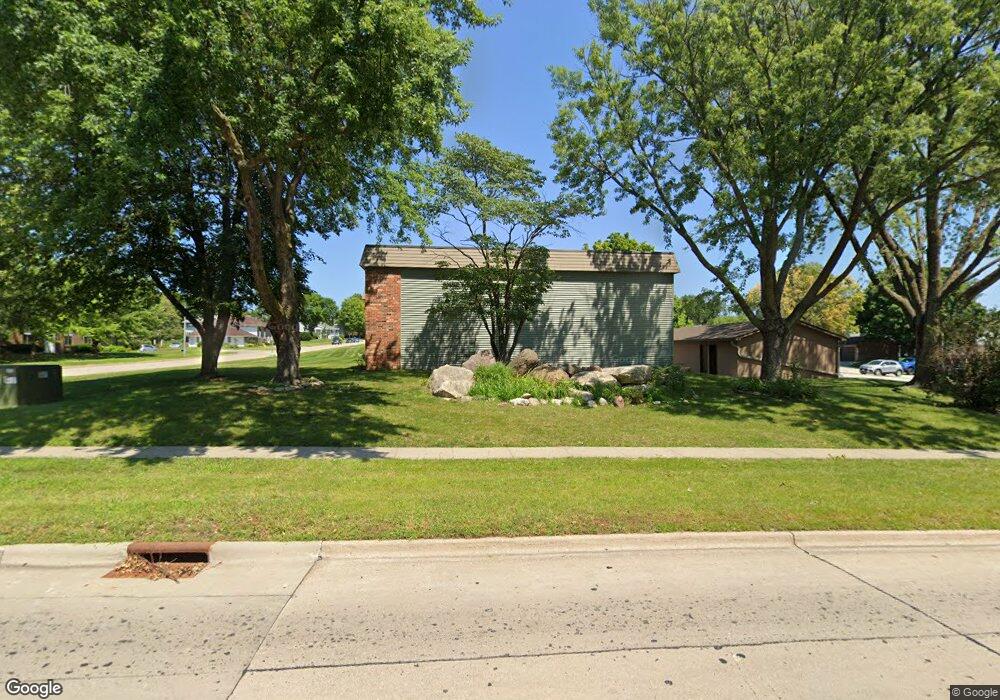 4809 Woodland Ave unit 5, West Des Moines, IA 50266 - photo 1