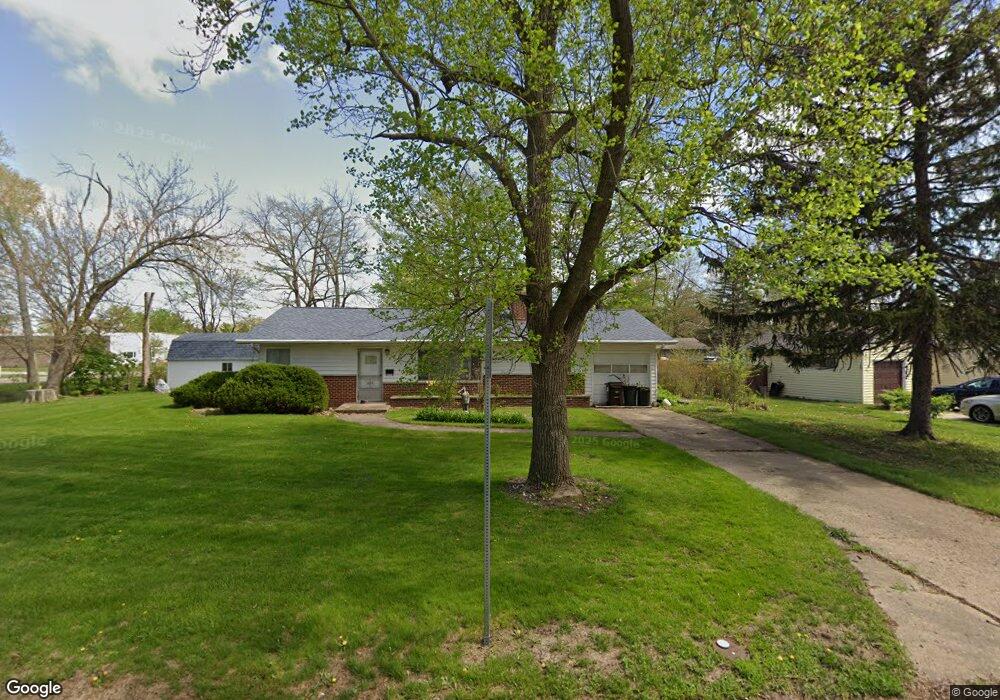 100 Southgate St, Lincoln, IL 62656 - photo 1