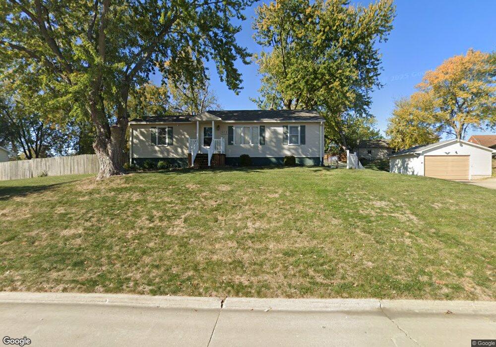 613 E 6th St S, Newton, IA 50208 - photo 1