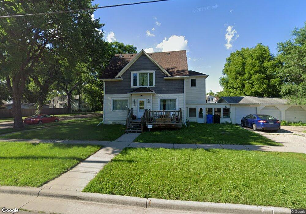 1021 8th Ave S, Fargo, ND 58103 - photo 1