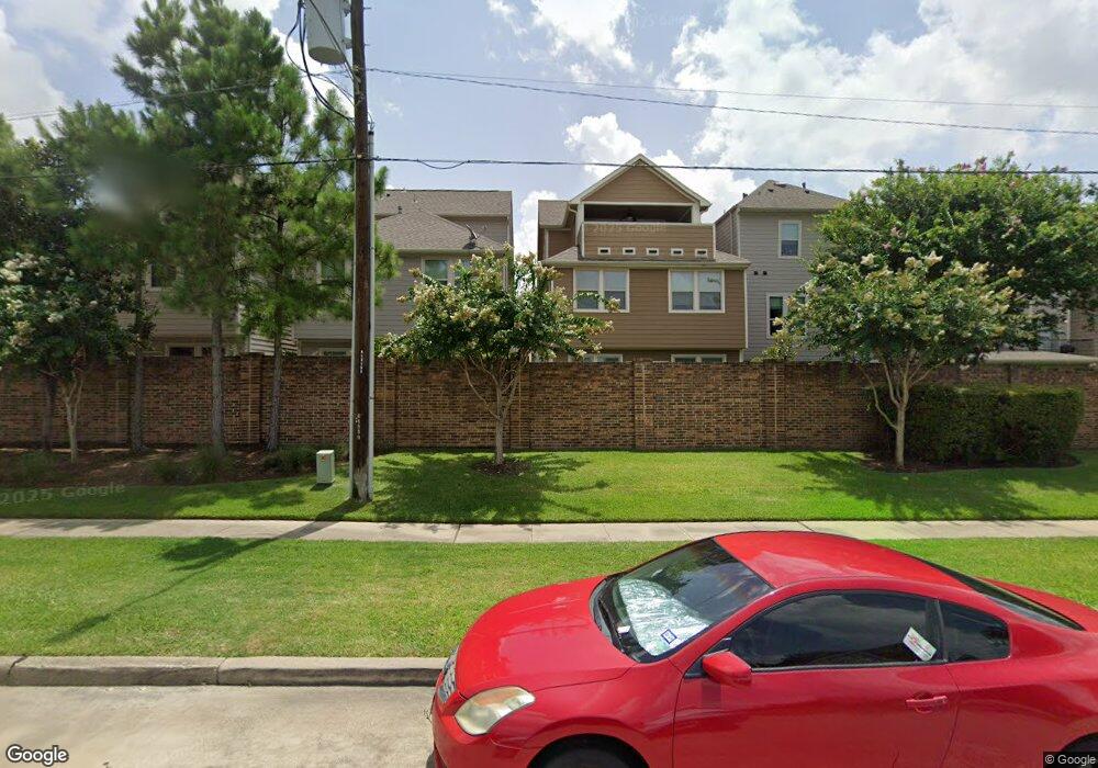 1612 Water Oak Point Dr, Houston, TX 77055 - photo 1