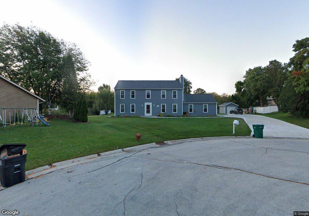 N82W16405 Lavergne Ct, Menomonee Falls, WI 53051 - photo 1