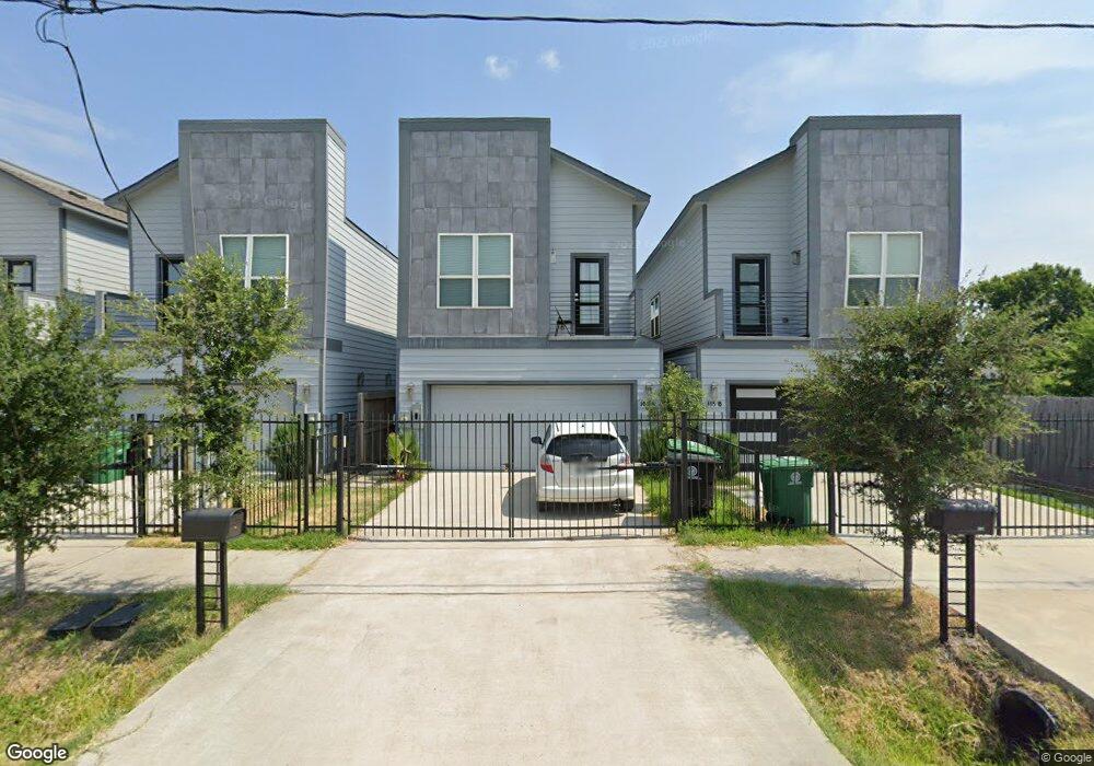 105A E 44th St, Houston, TX 77018 - photo 1