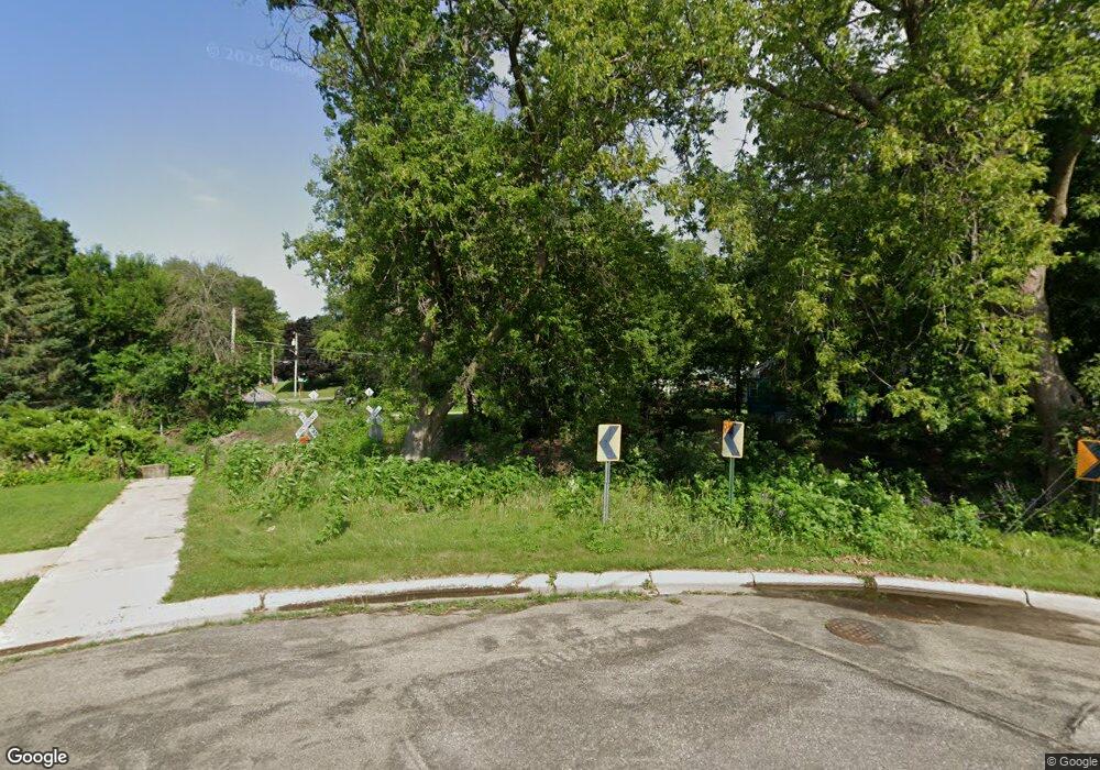 705 Columbus Ave, Albert Lea, MN 56007 - photo 1