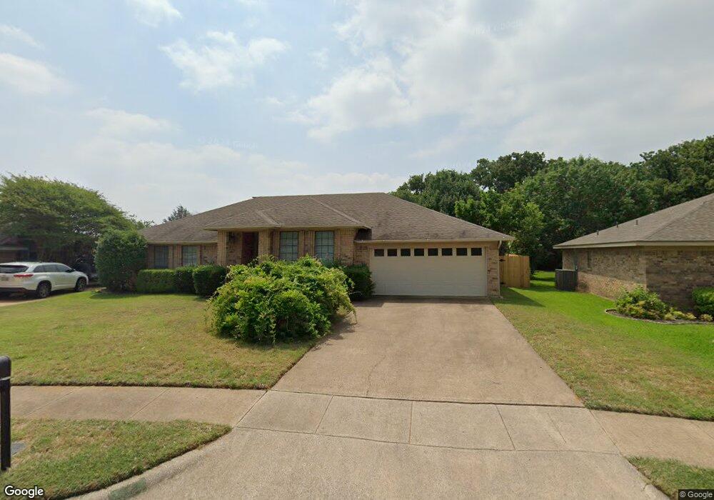 2064 Parkridge Dr, Hurst, TX 76054 - photo 1