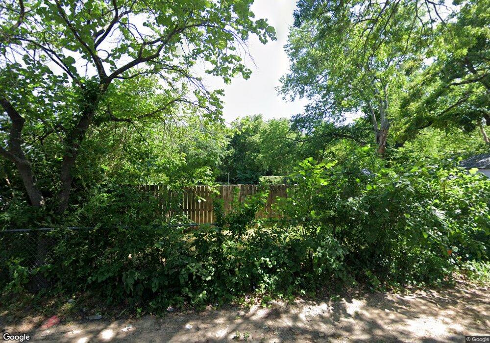 210 S 2nd St, Bonham, TX 75418 - photo 1