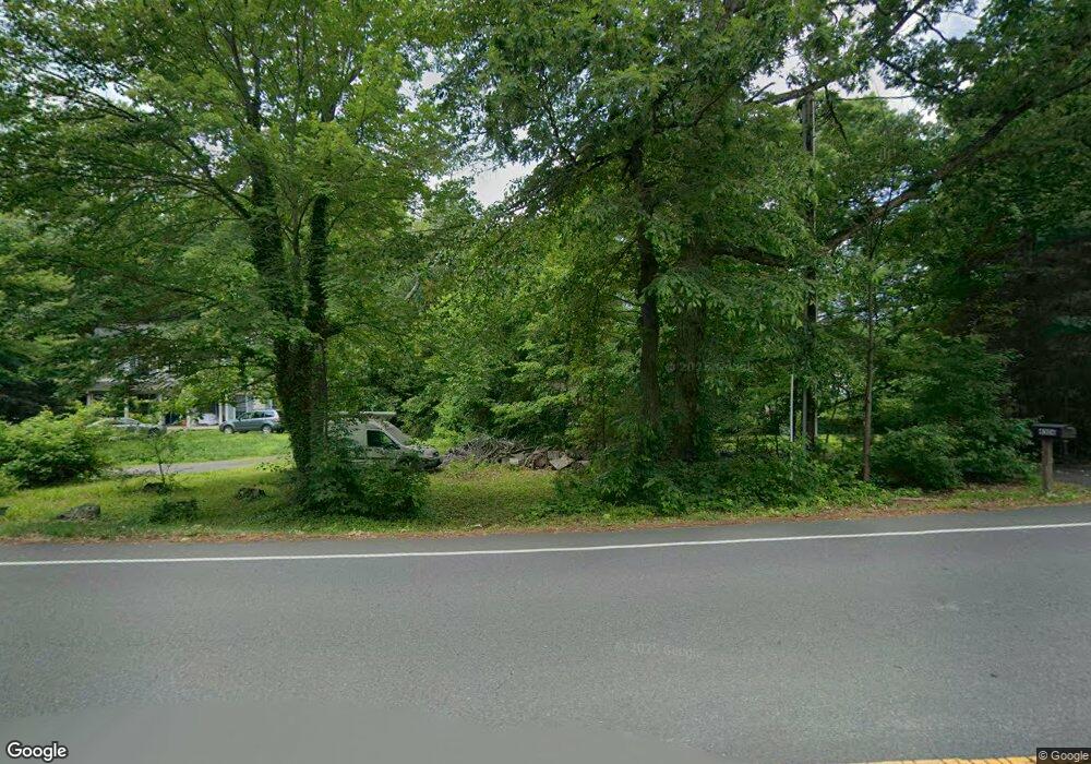 4306 Burke Station Rd, Fairfax, VA 22032 - photo 1