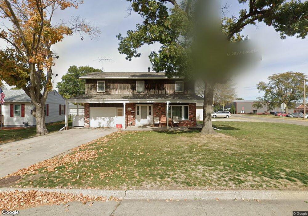 305 E 22nd St S, Newton, IA 50208 - photo 1