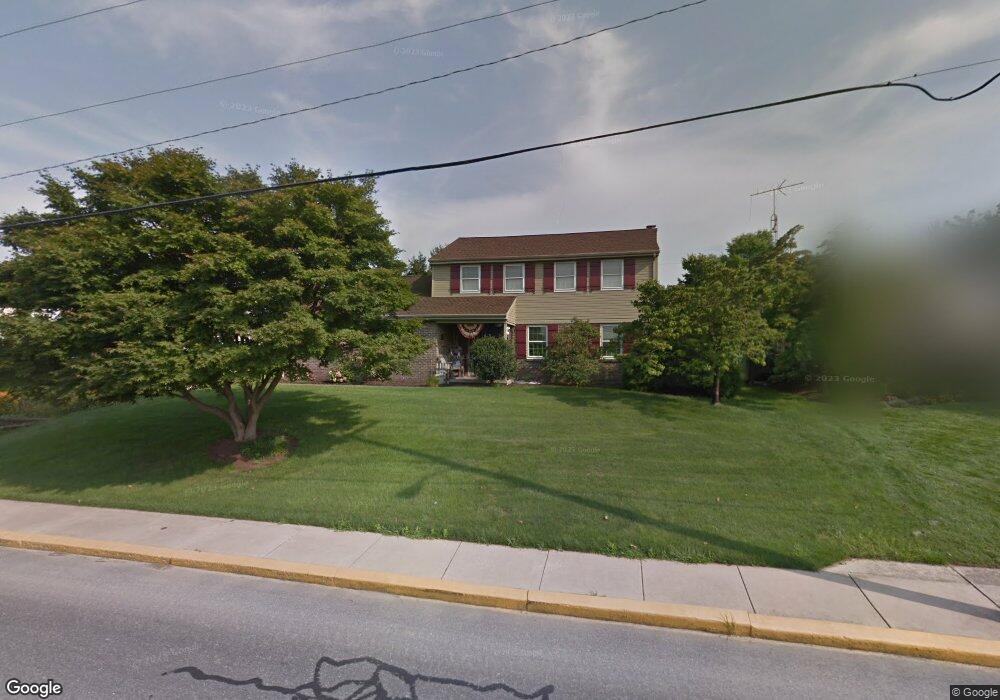 332 E Spruce St, New Holland, PA 17557 - photo 1