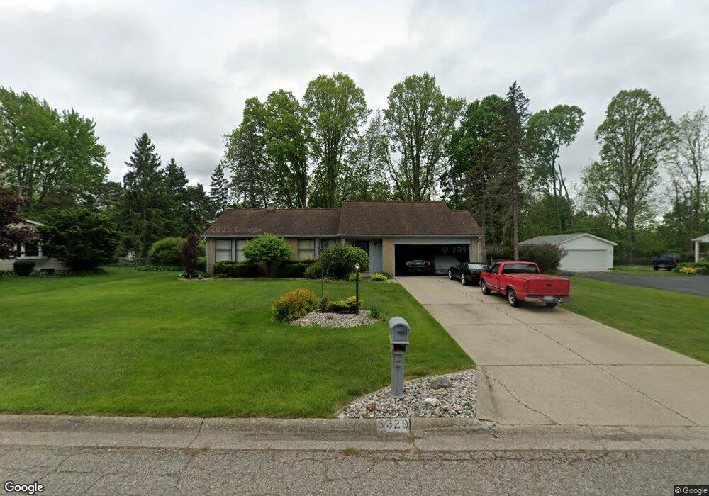 5329 Pinewood Dr, Flushing, MI 48433 - photo 1