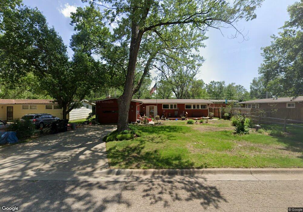 1331 SW Caledon St, Topeka, KS 66611 - photo 1
