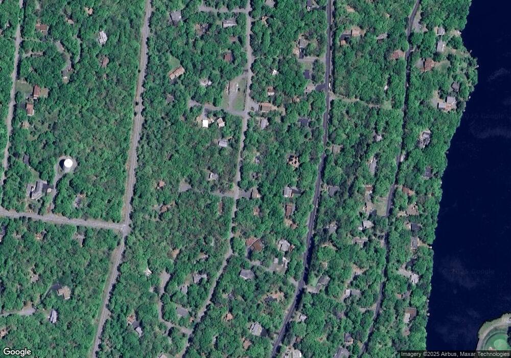 127 Hillcrest Dr, Hawley, PA 18428 - photo 1