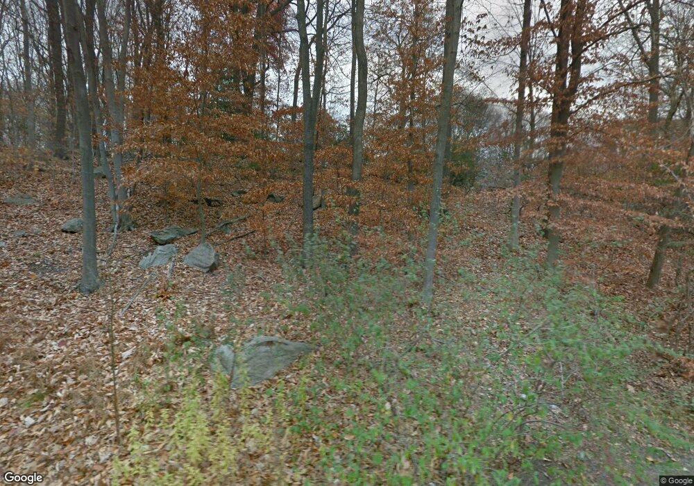 181 Mariomi Rd, New Canaan, CT 06840 - photo 1