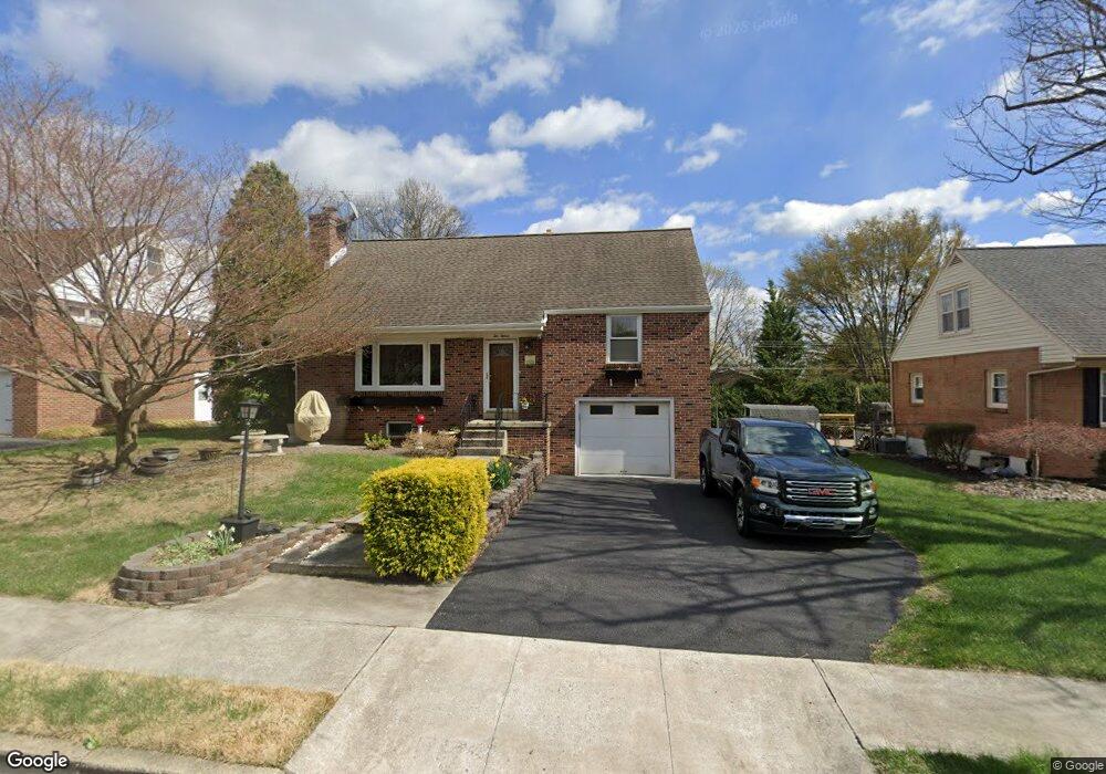215 W 40th St, Reading, PA 19606 - photo 1