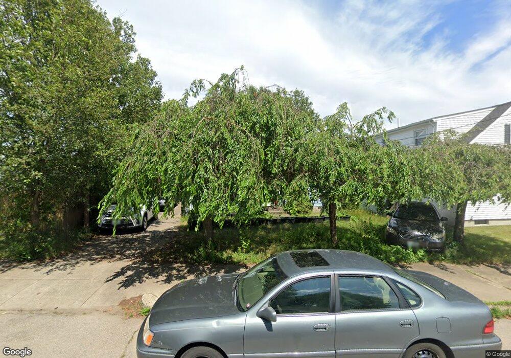 307 Orient Ave, Pawtucket, RI 02861 - photo 1